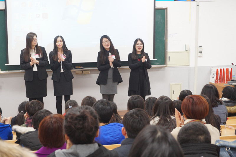 照片四 志愿者表演_目_副本